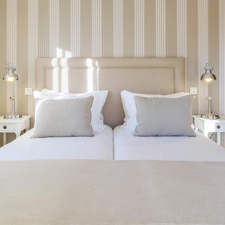 The Crest Hotel Almancil Bilik gambar